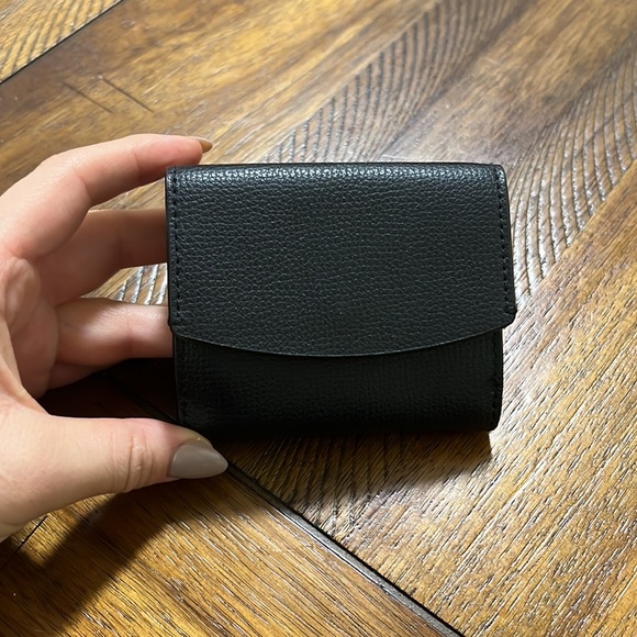 Kate spade small wallet Like New - Picture 5 of 10